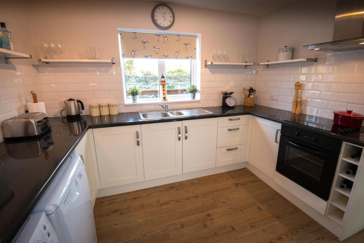 Coastal Retreat 150M From Beach Perfect For Families And Dogs Trearddur Εξωτερικό φωτογραφία